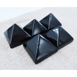 Svart Obsidian - Pyramid